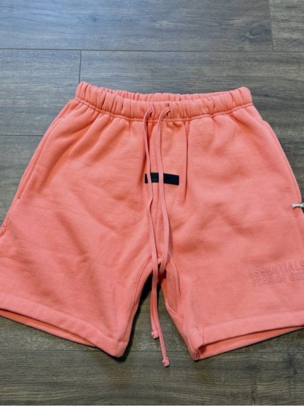 * MESAGE ME BEFORE BUYING* Essentials fear of god coral shorts fw22 men’s small